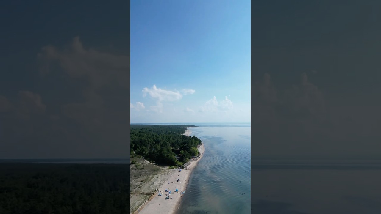 Coasting along the world’s longest freshwater beach.🌎 ✨