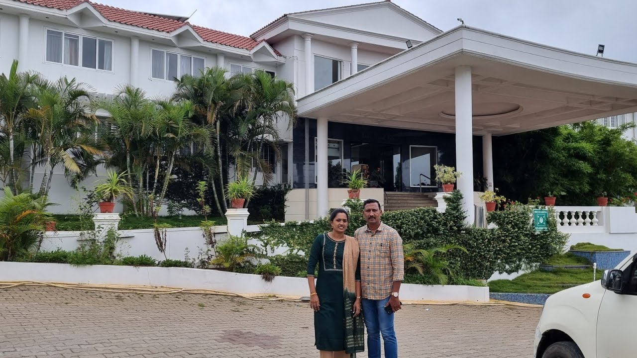 Grand Palace resort/Yercaud/Grand Palace review/Priyaram vlogs