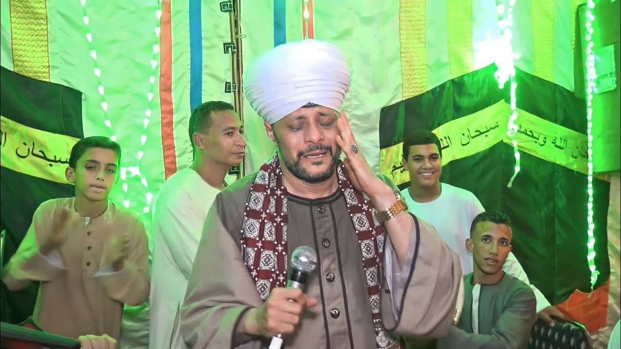 لحظة صعبة - بكاء بشدة من الشيخ عاطف الهوي