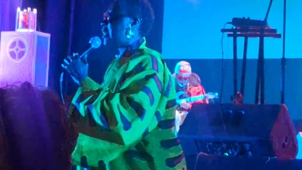 Valérie Ékoumé and The Elephants