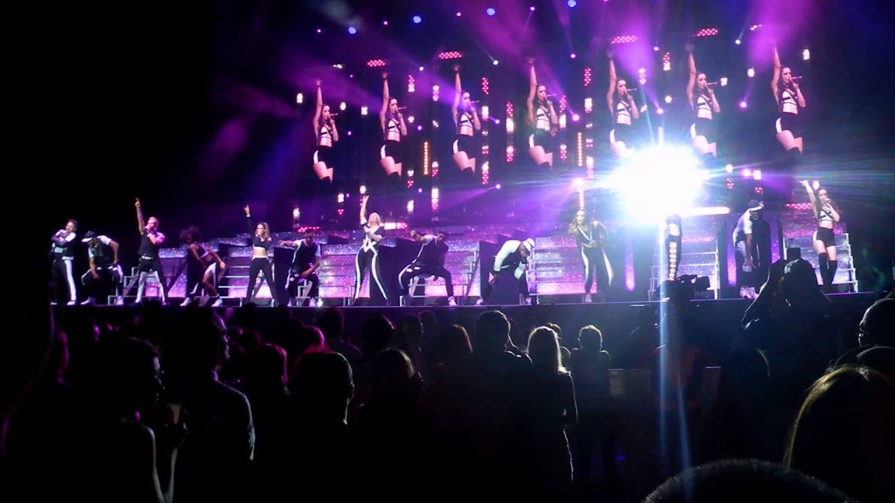 S Club 7 Tour - 04. Love ain't gonna wait for you