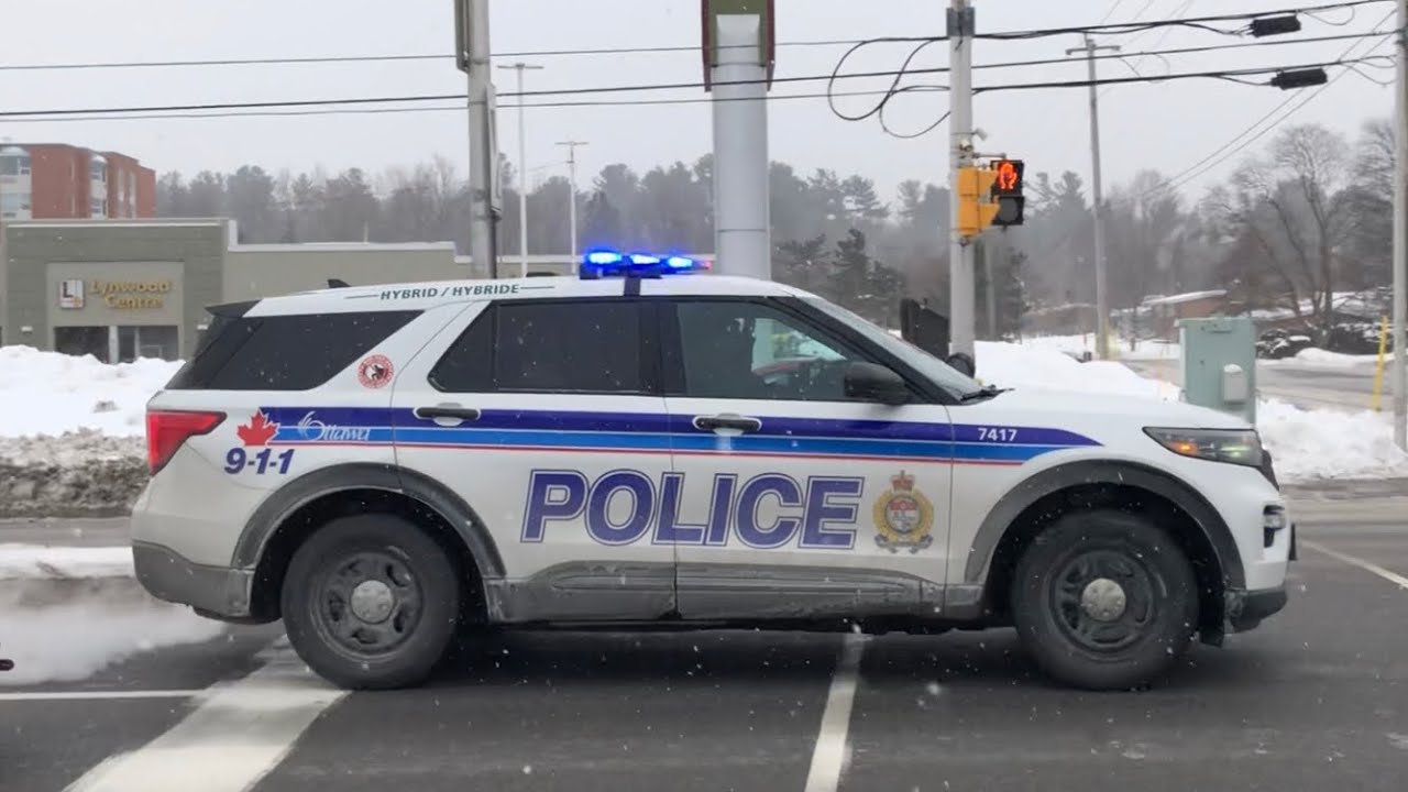 [Priority Siren!] Hybrid Police Car Responding - Ottawa Police Service