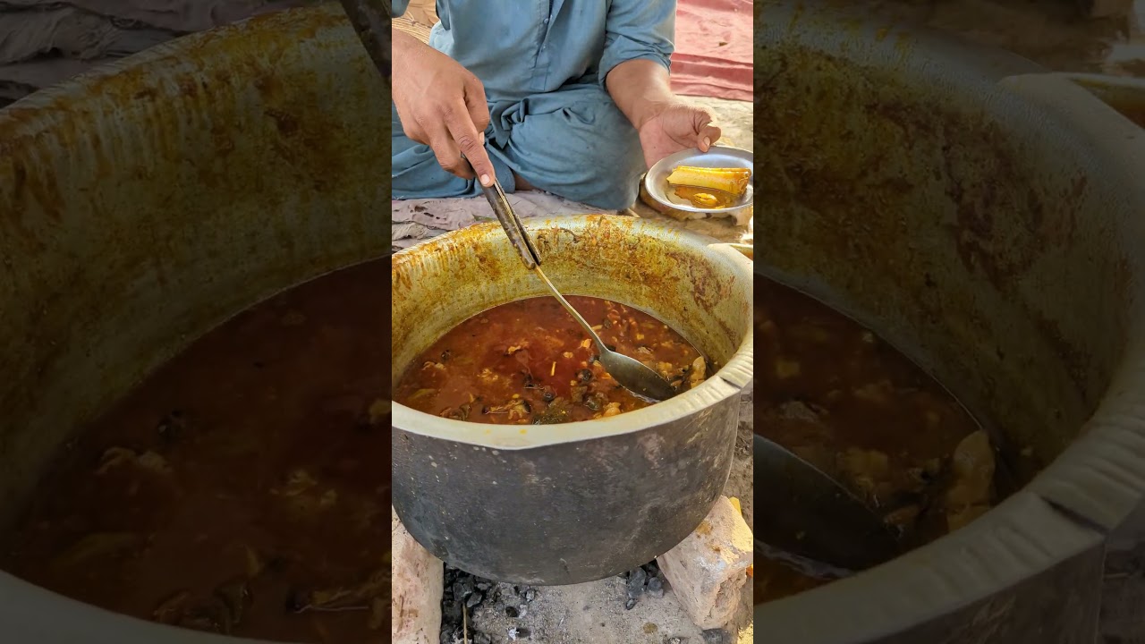 Pakistan Famous street food in Catel Market Chawal ki Roti