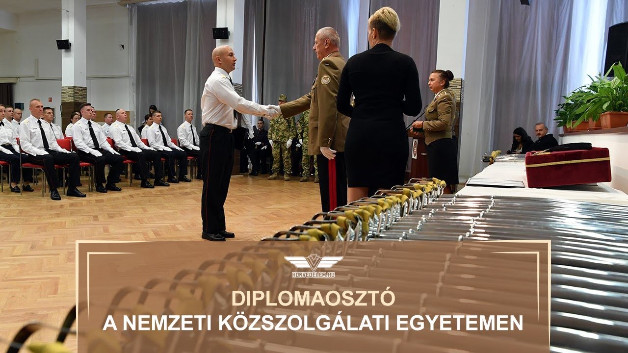 Diplomaosztó a Nemzeti Közszolgálati Egyetemen