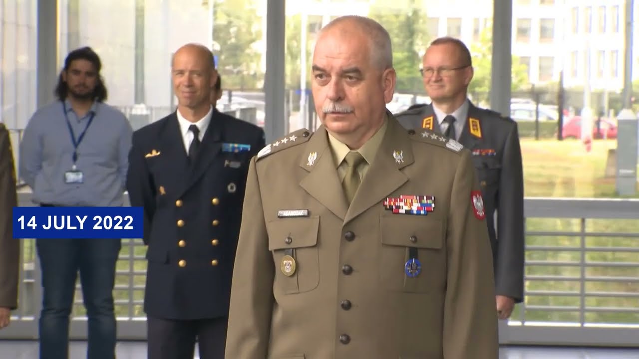 HOTO - Director General of the NATO International Military Staff, Lieutenant General Janusz Adamczak