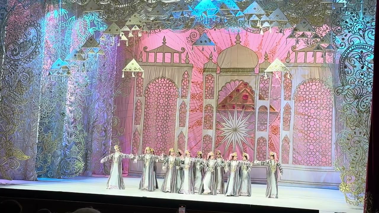 Elegant Uzbek Choreography | Folk Dance Celebration #folkdance #uzbekistan #dance