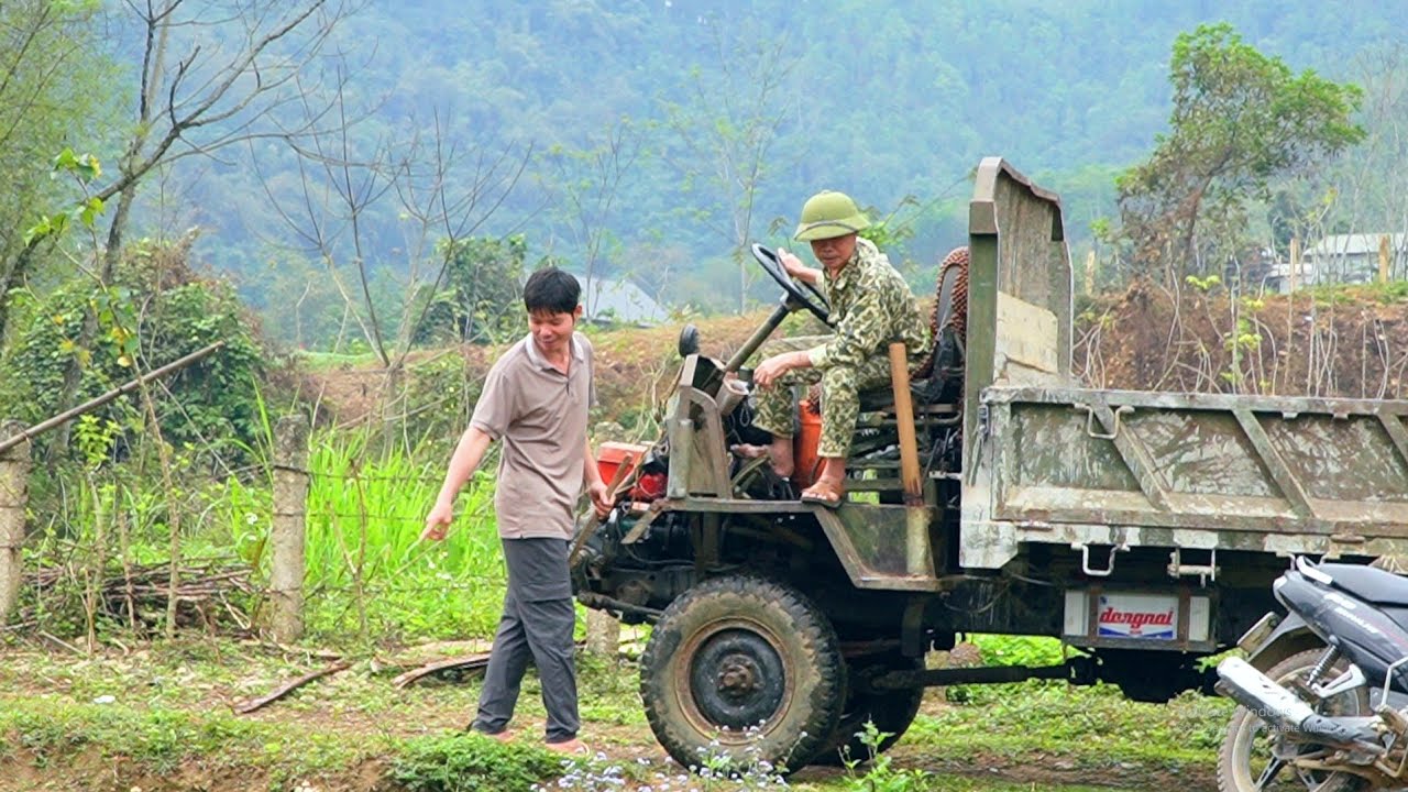 KONG alone Mining sand. Transport. Repair the seriously degraded road - Family diary