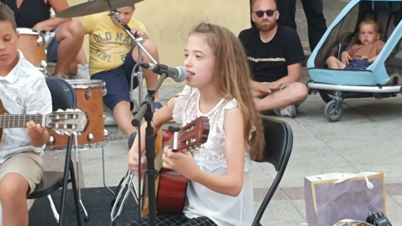 Etel i Pal -  Flowers (Miley Cyrus) - 4. koncert - Kreativni Krk - 21.6.2023.g. - Duo BEEP