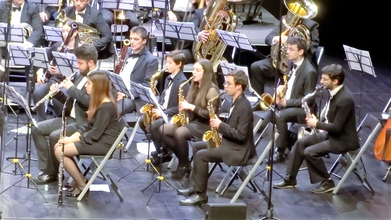 Alfred Reed - Armenian Dances (Part 1) - Conductor: Douglas Bostock