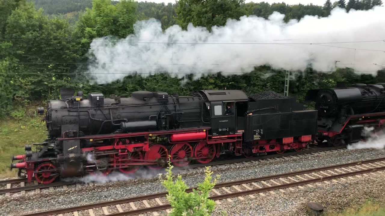 58 1111 und 44 2546 vor Rüben Leerzug
