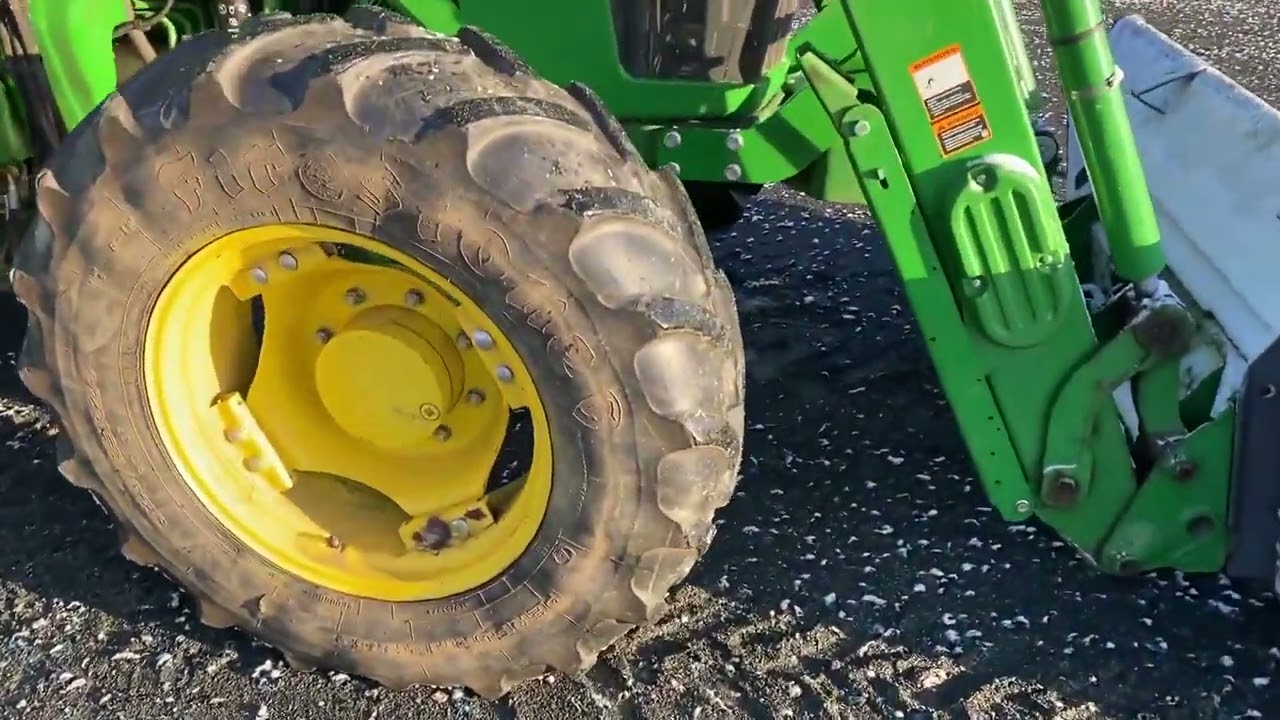 JOHN DEERE 5115R For Sale