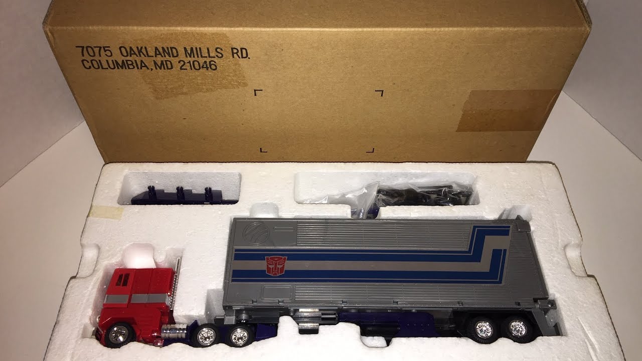 Vintage 1980's G1 Transformers Mail Away G1 Optimus Prime - Unboxing Video