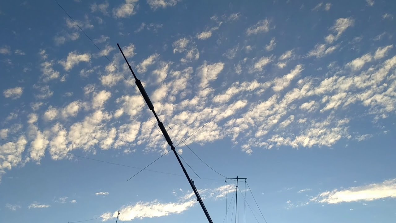 Erecting vertical, multiband HF GP5 antenna, (SP7GXP made). Home brew mast.