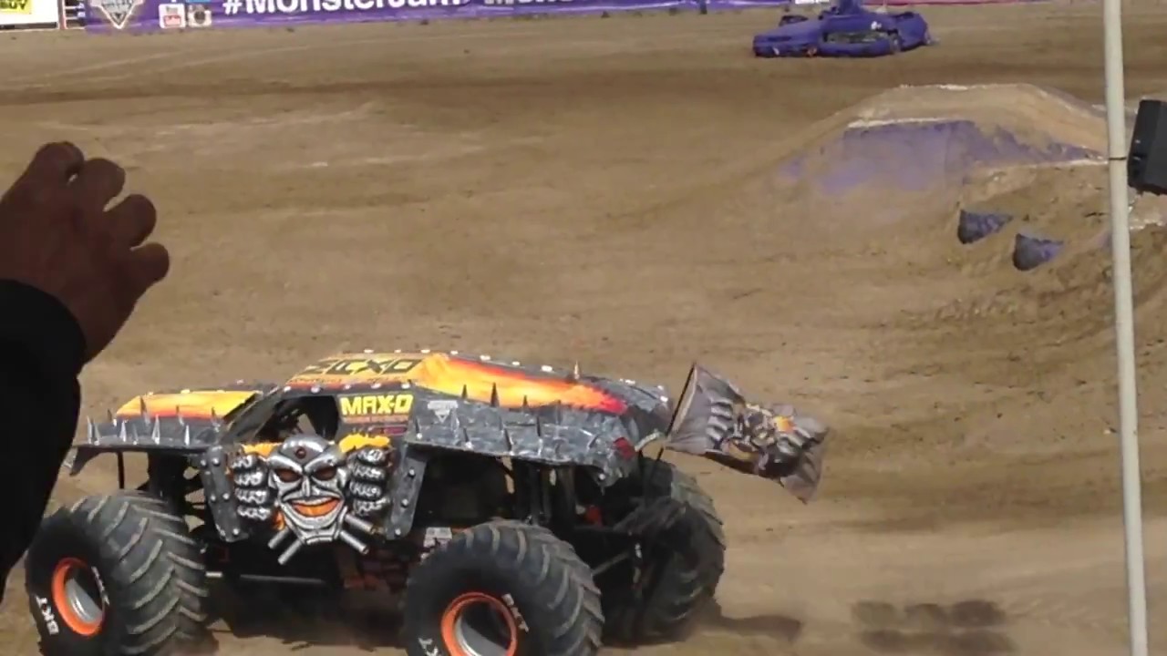 Salinas,CA monster jam max d freestyle winning run 2016