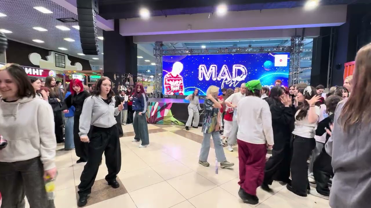 new year MAD RANDOM DANCE