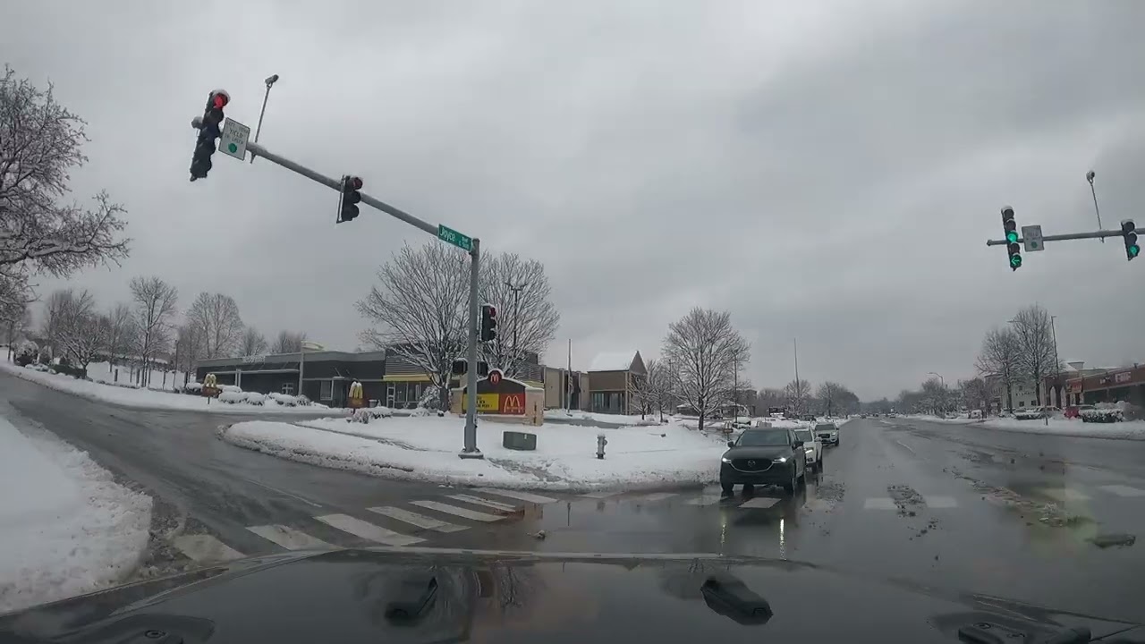 Driving around Fayetteville Arkansas on a snowy day