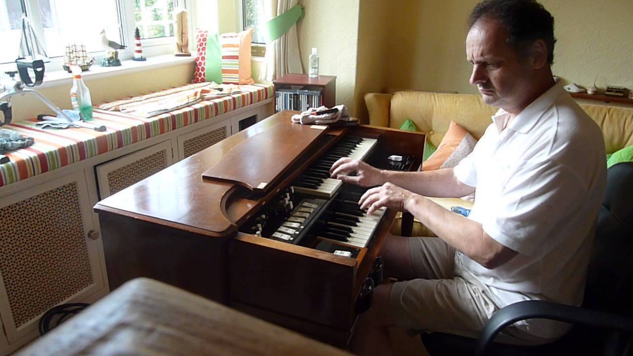 Adrian Rose Hammond M3 and Leslie 247