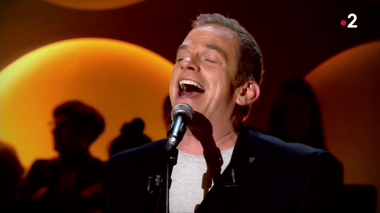 Garou interprète en live 