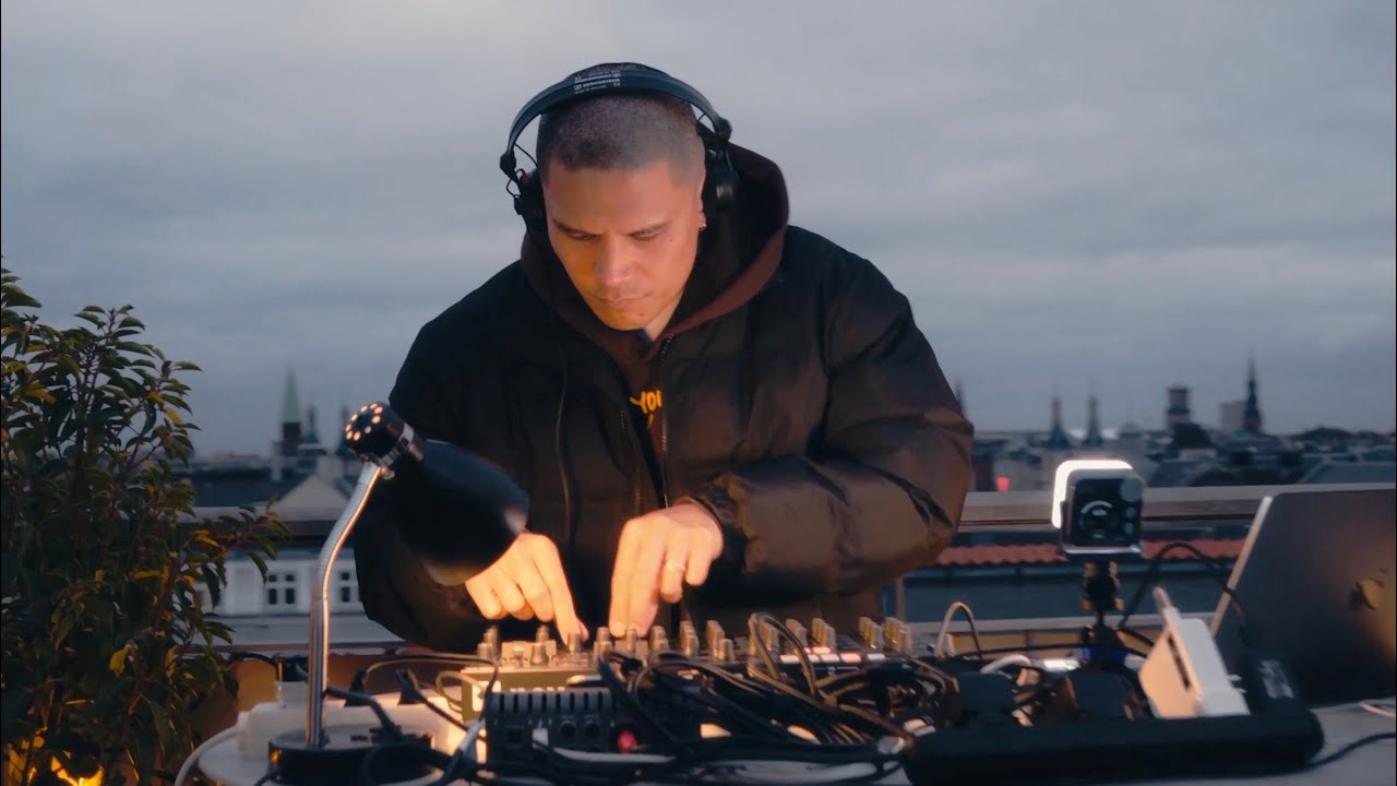 Juno Mamba -  Live from a rooftop in Copenhagen