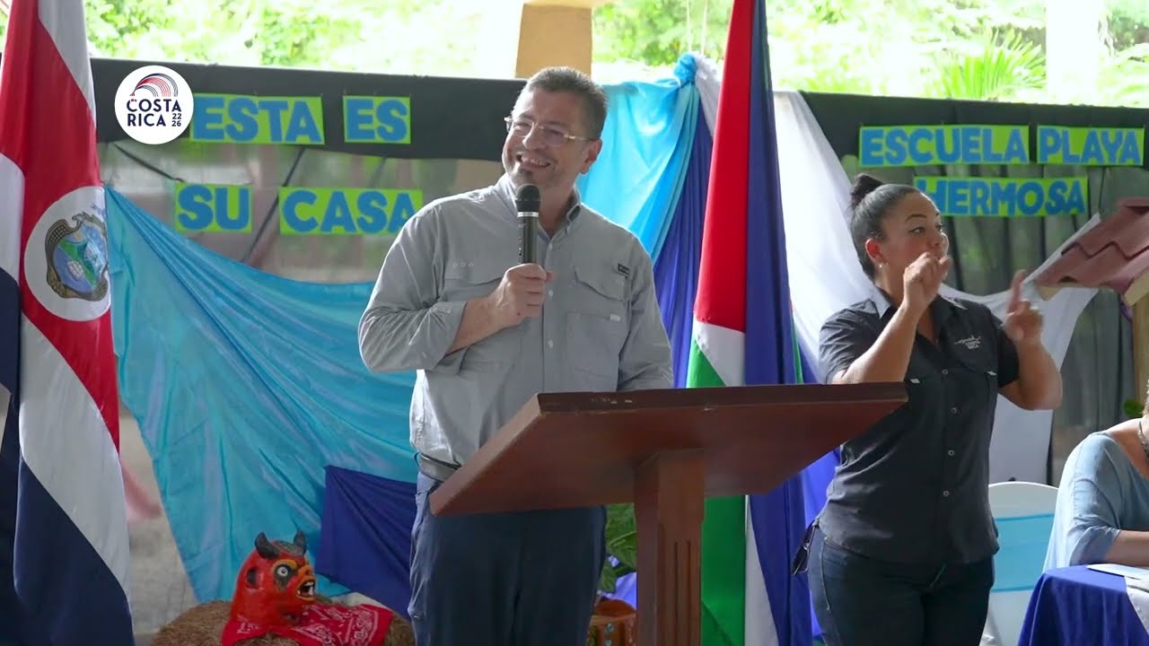 Presidente Rodrigo Chaves - Visita a Escuela Playa Hermosa