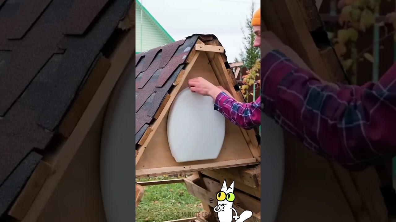 Build a Cozy Chicken Palace from Pallets! 🐔✨