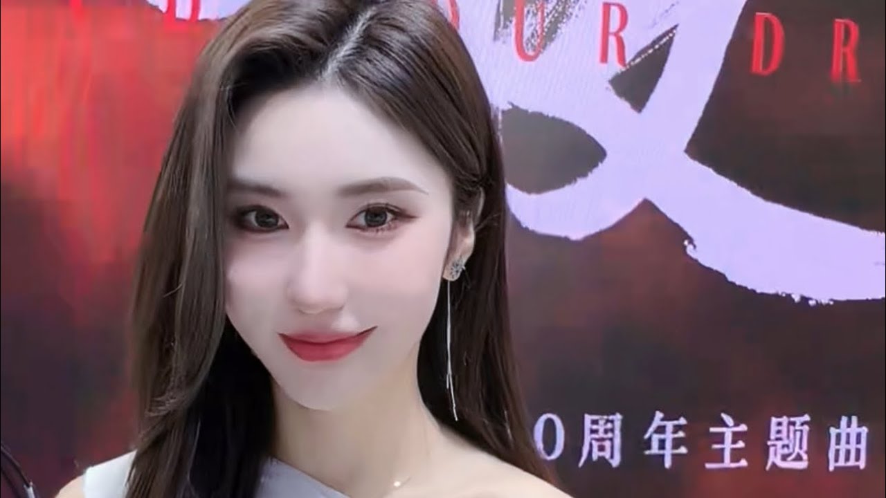 20251006新疆国际车展 网红美女车模随拍@memer #网红拍摄 #美女车模