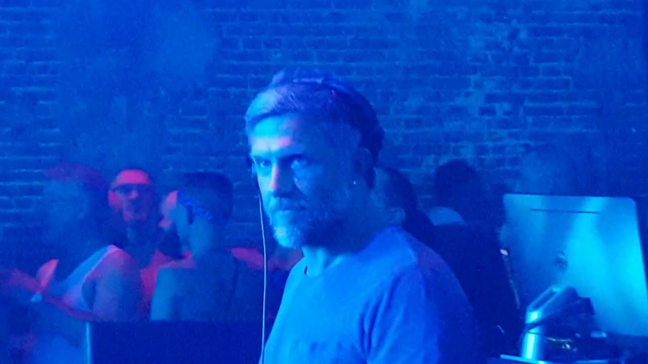 La Démence Brussels New Year 2019 DJ Steven Redant and gogo dancers