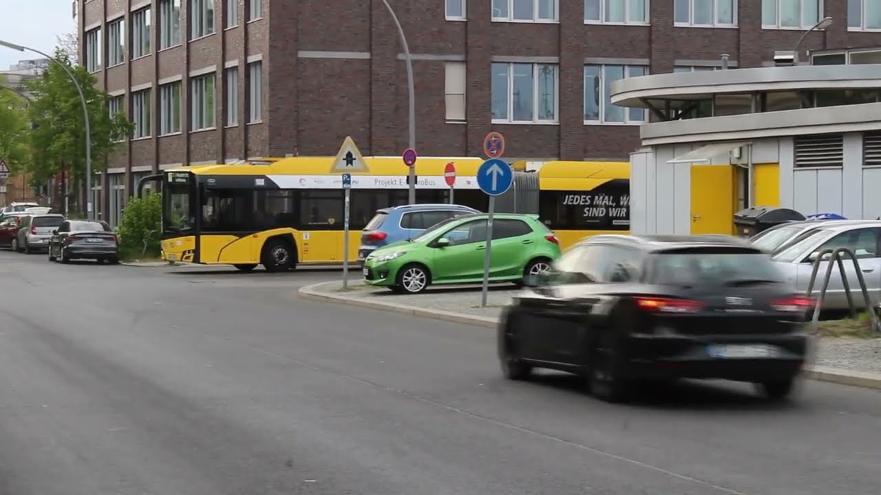 BVG Berlin Bus 5433 | Solaris Urbino 18 Electric | Hertzallee