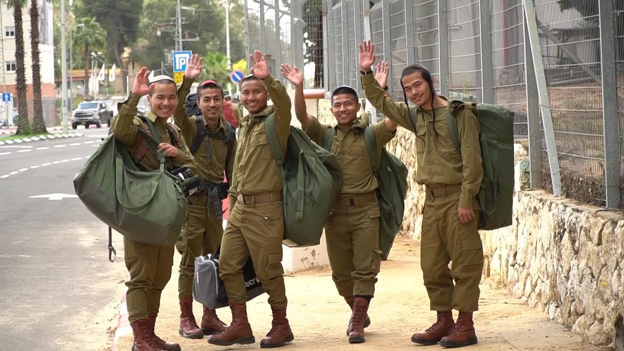בני המנשה תלמידי ישיבת מעלות מתגייסים לנח
