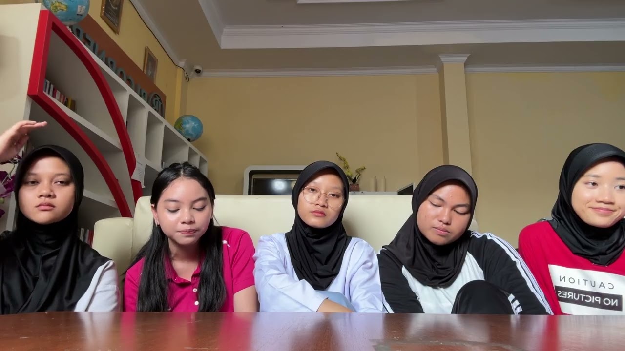 Podcast Bahasa Inggris Kelompok 5