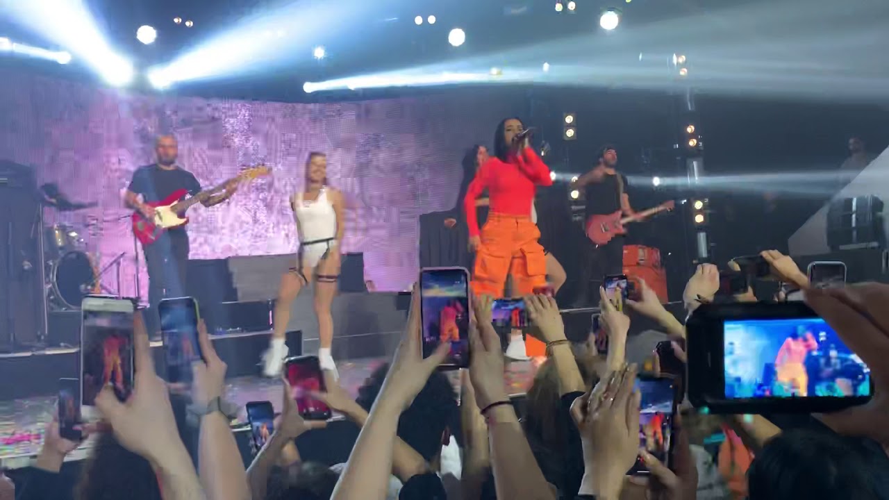 Becky G - MAYORES Live in Montreal NEW CITY GAS