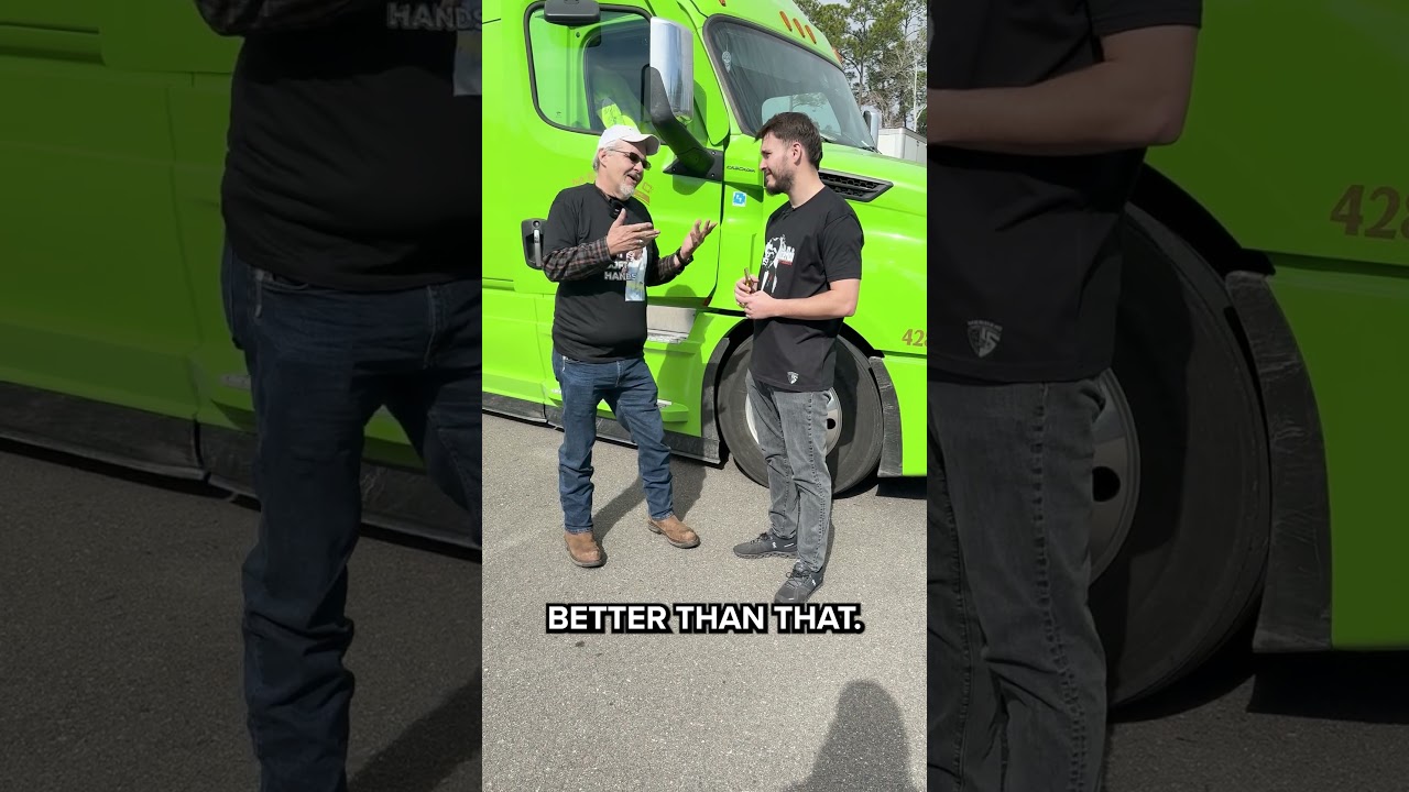 Дядя рассказывает нам о самом тяжелом грузе, который он тащил... 👀🚛
