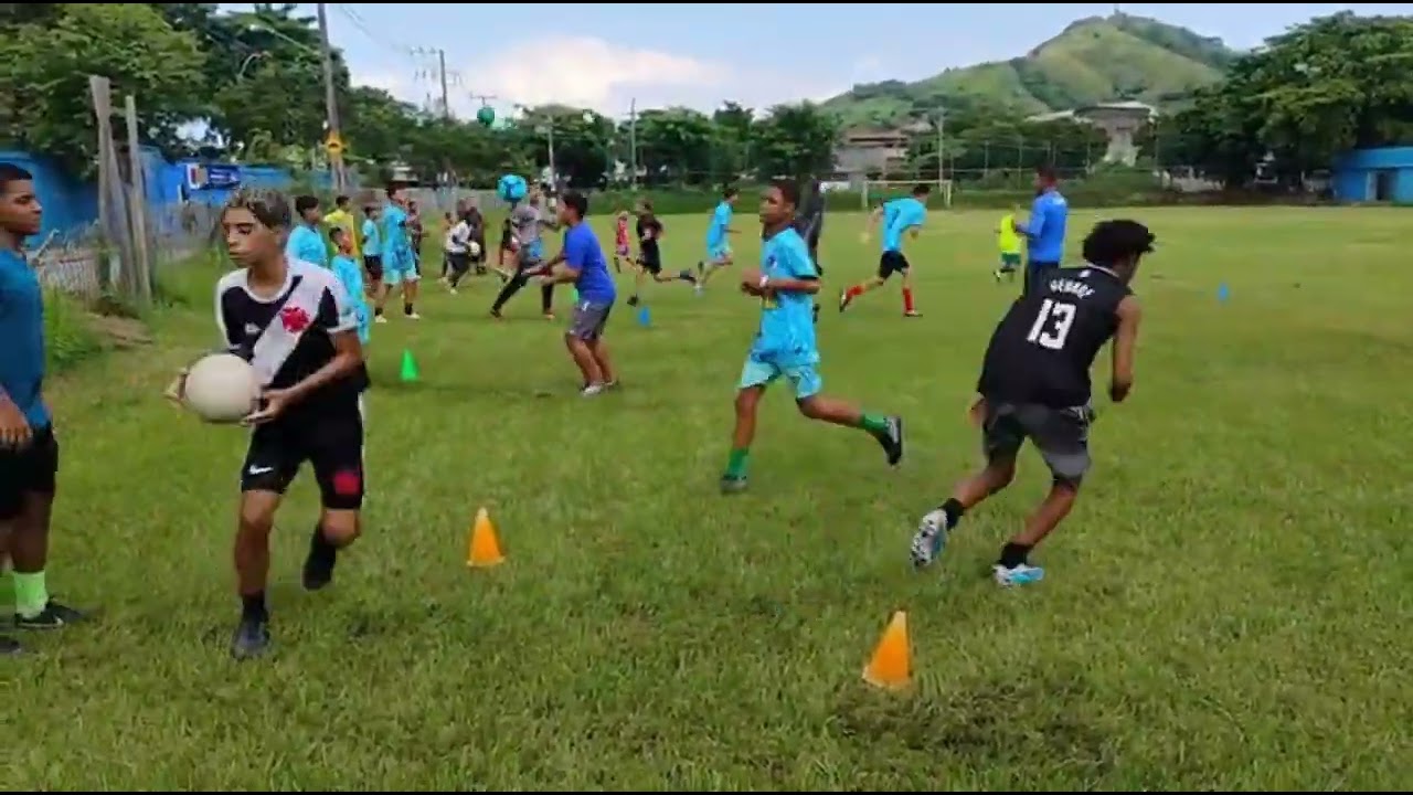 Treinamento de Velocidade, condução de bola e Coordenação Motora no Projeto Escola de Futebol Mazola