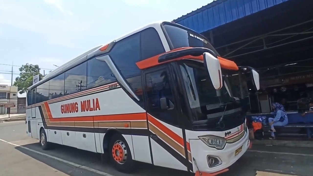bus terminal jatisrono seperti ini