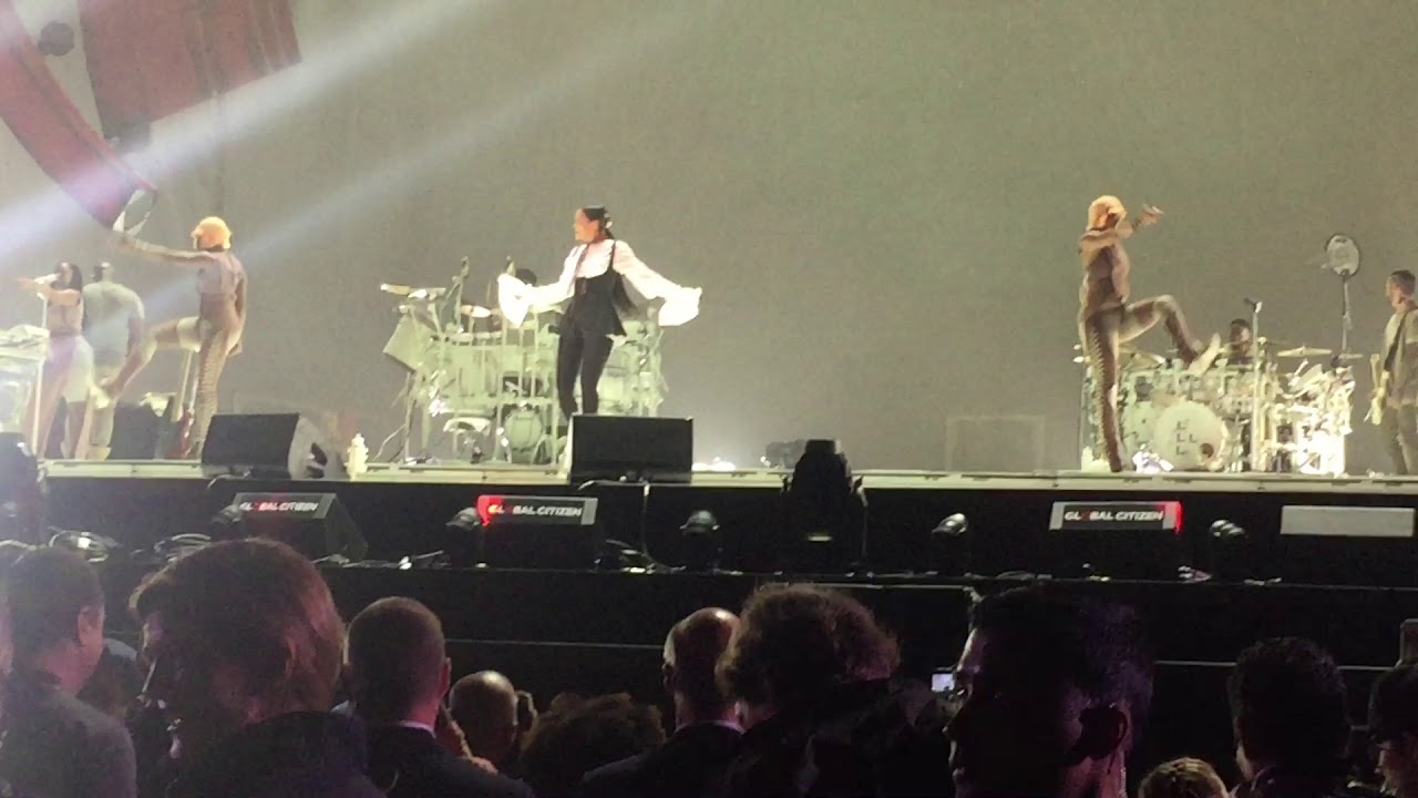 Rihanna Pour It Up / Bitch Better Have My Money Global Citizen Festival Central Park