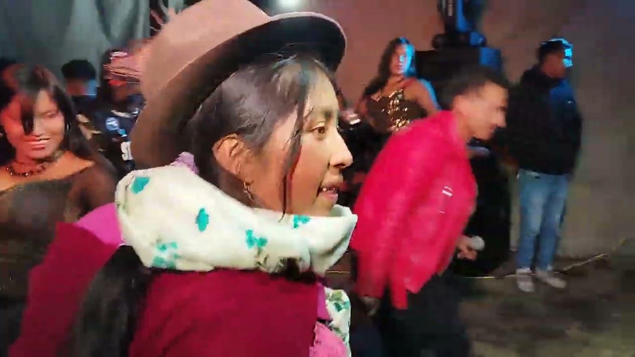 Victor Gahuin El InDiO VoCeRo De AmErIcA en concierto Guamote