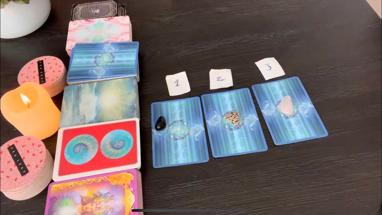 Who is coming towards you in the very near future?/ pick a card