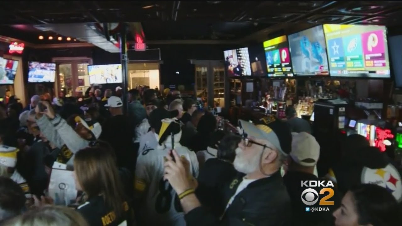 Former Steelers QB Bubby Brister Parties With Fans In New Orleans