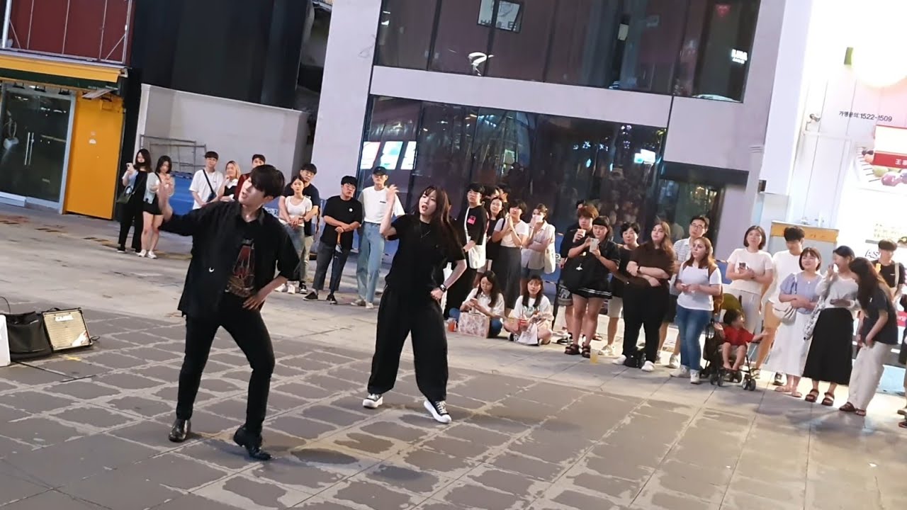 [STREET ARTIST] YU KAGAWA, HYOJIN & YOUNGWON. INTERACTIVE SINCHON BUSKING. 230716.