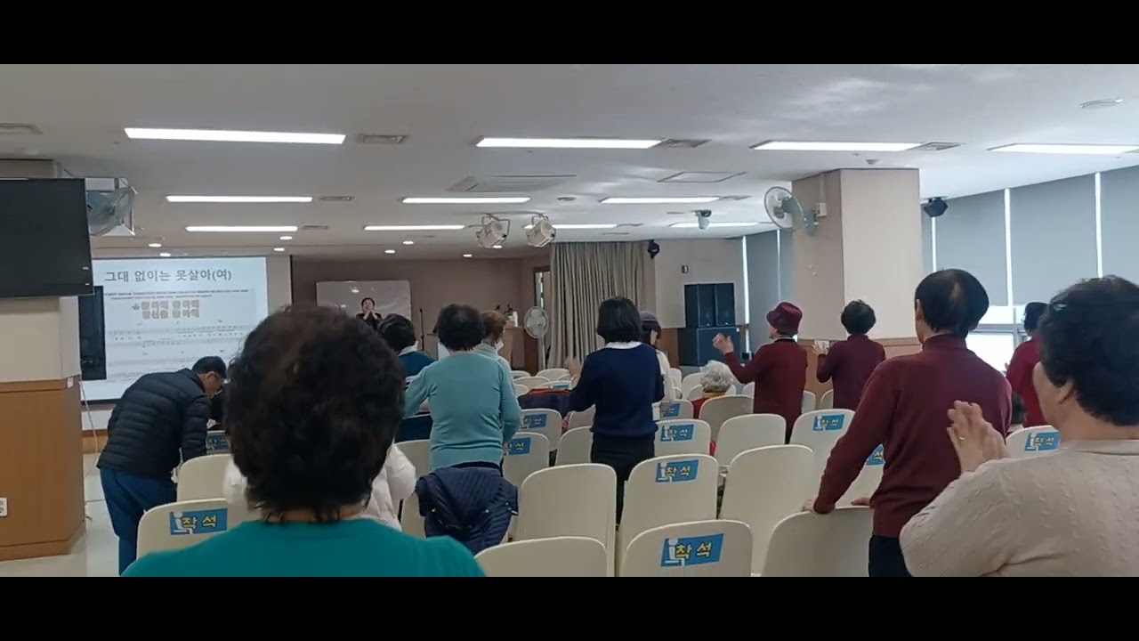 오유나카수 노래실력 굿!~~ 🎵 🎶🎵 🎶🎵 🎶 열아홉순정 그대없이는 못살아  직입니다용~ 😆 😆 😆 😆 😆 😆 2월25일매주수요일 원주평생교육원학습관