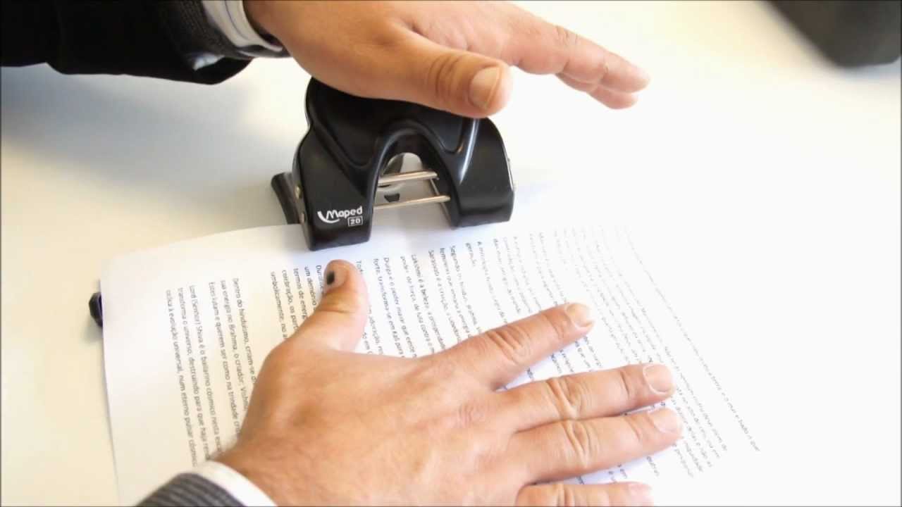 Furar uma folha A4