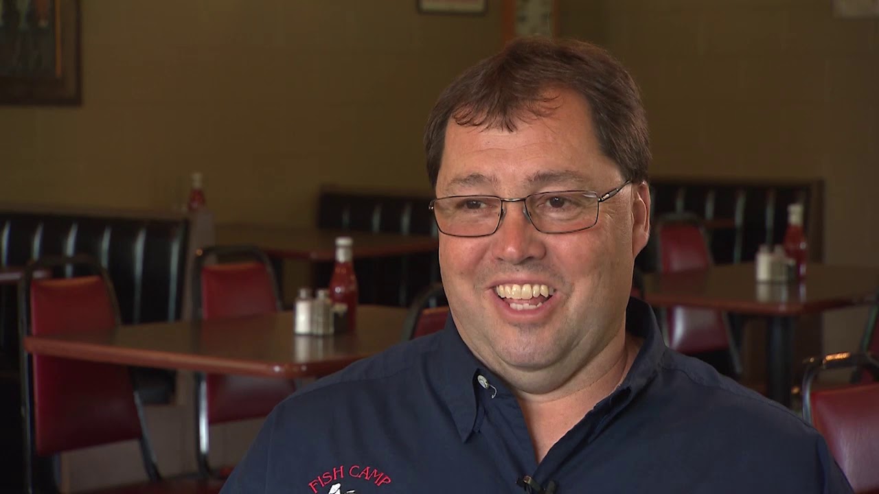 Fish Camp Restaurant | Tennessee Crossroads | Episode 3314.1