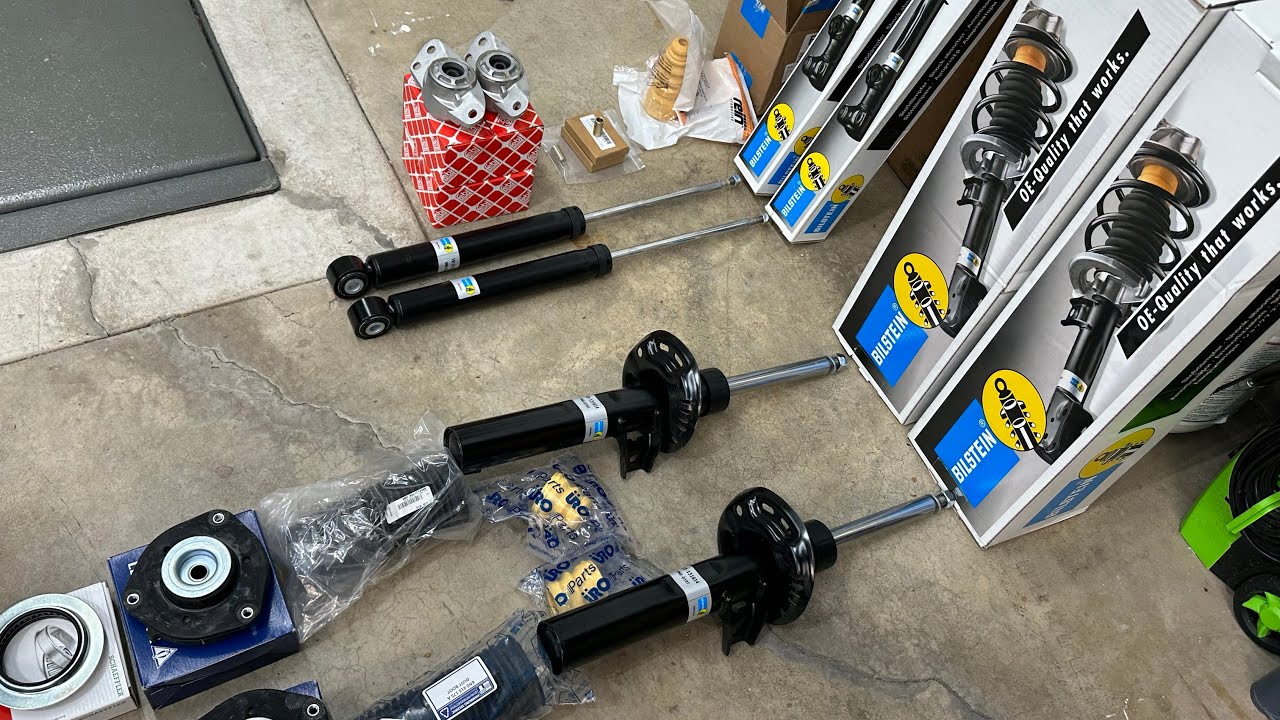 VW Mk6 Jetta-  amortiguadores Bilstein B4 TRASEROS con soportes nuevos!