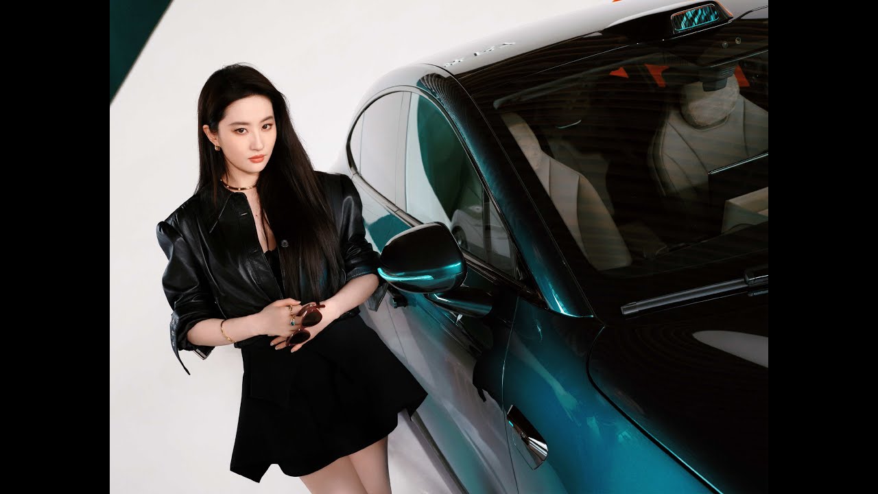 Replay | Brand Ambassador Liu Yifei Attending Huawei’s Hima Luxeed Event 华为鸿蒙智行智界品牌大使刘亦菲出席智界发布会