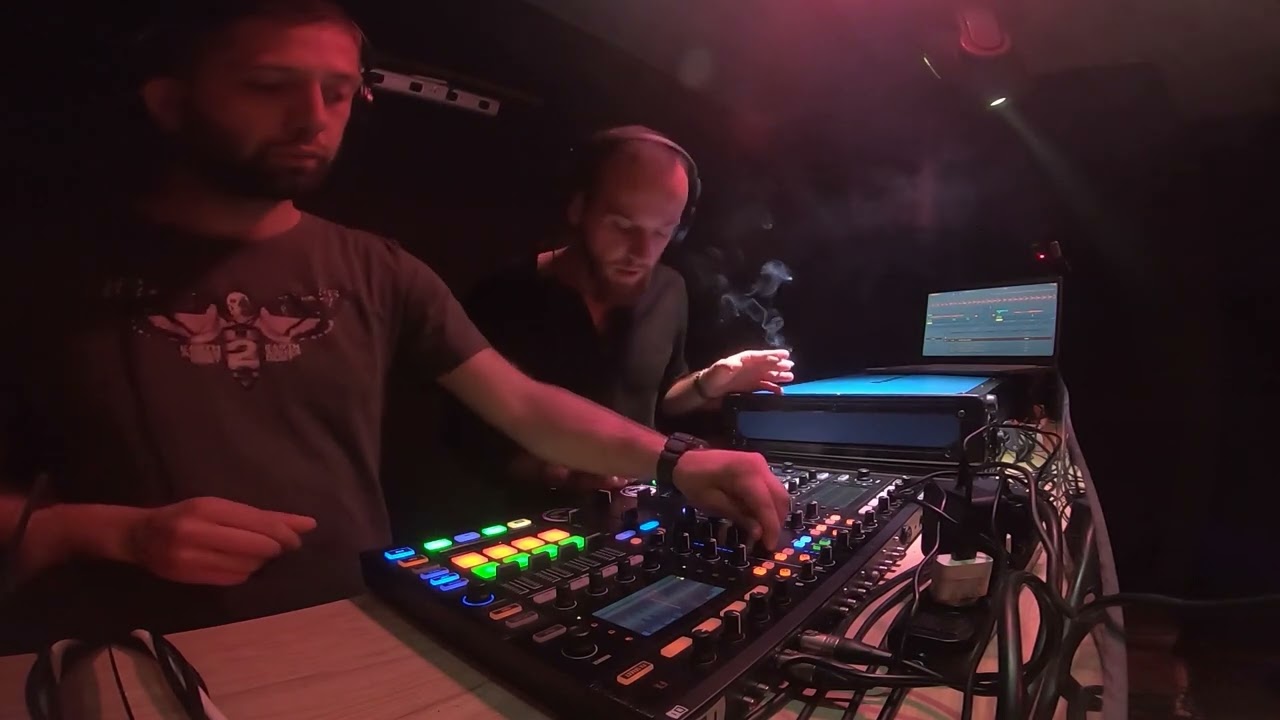 CAPEE b2b Manojlov - Melodic Progressive Set