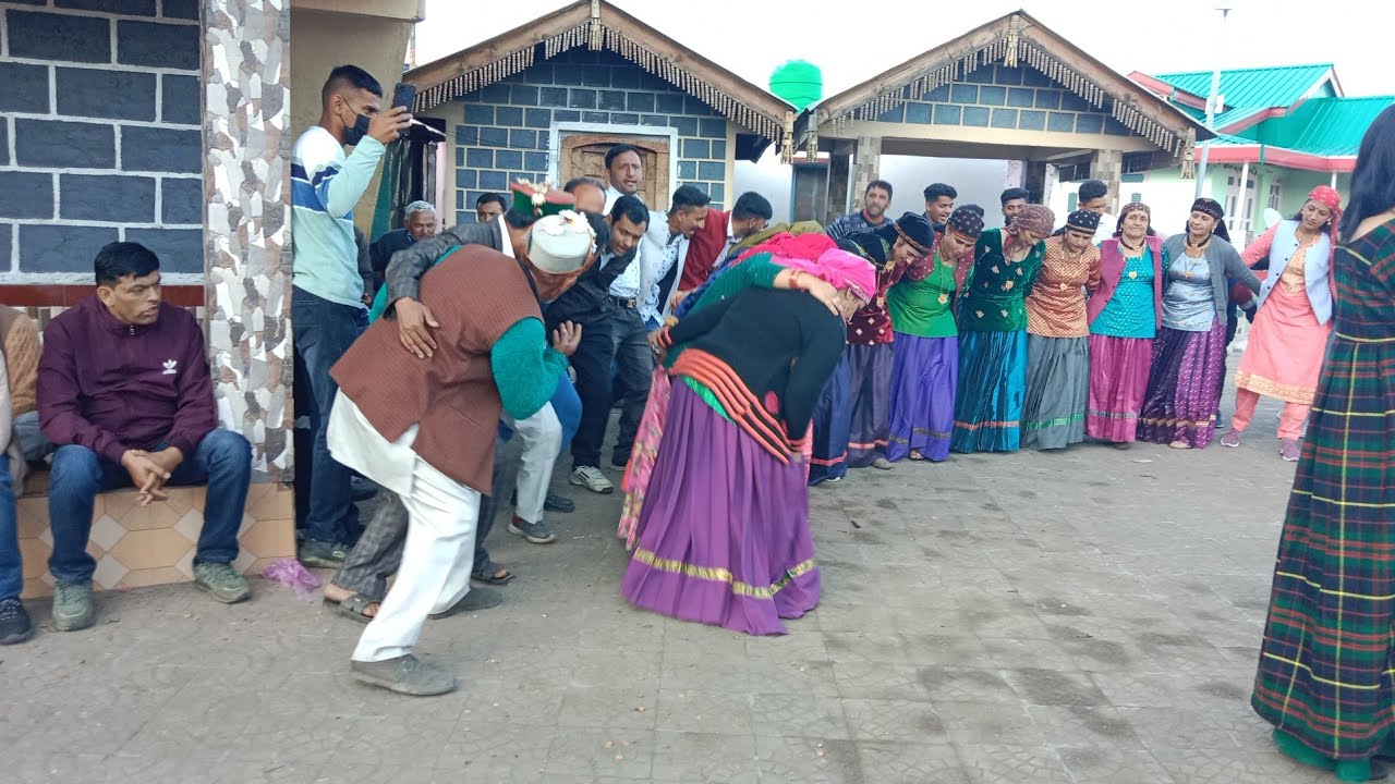 traditional cultural diwali dance mundhol 2022 village #jaunsari #himachali #trending #diwali