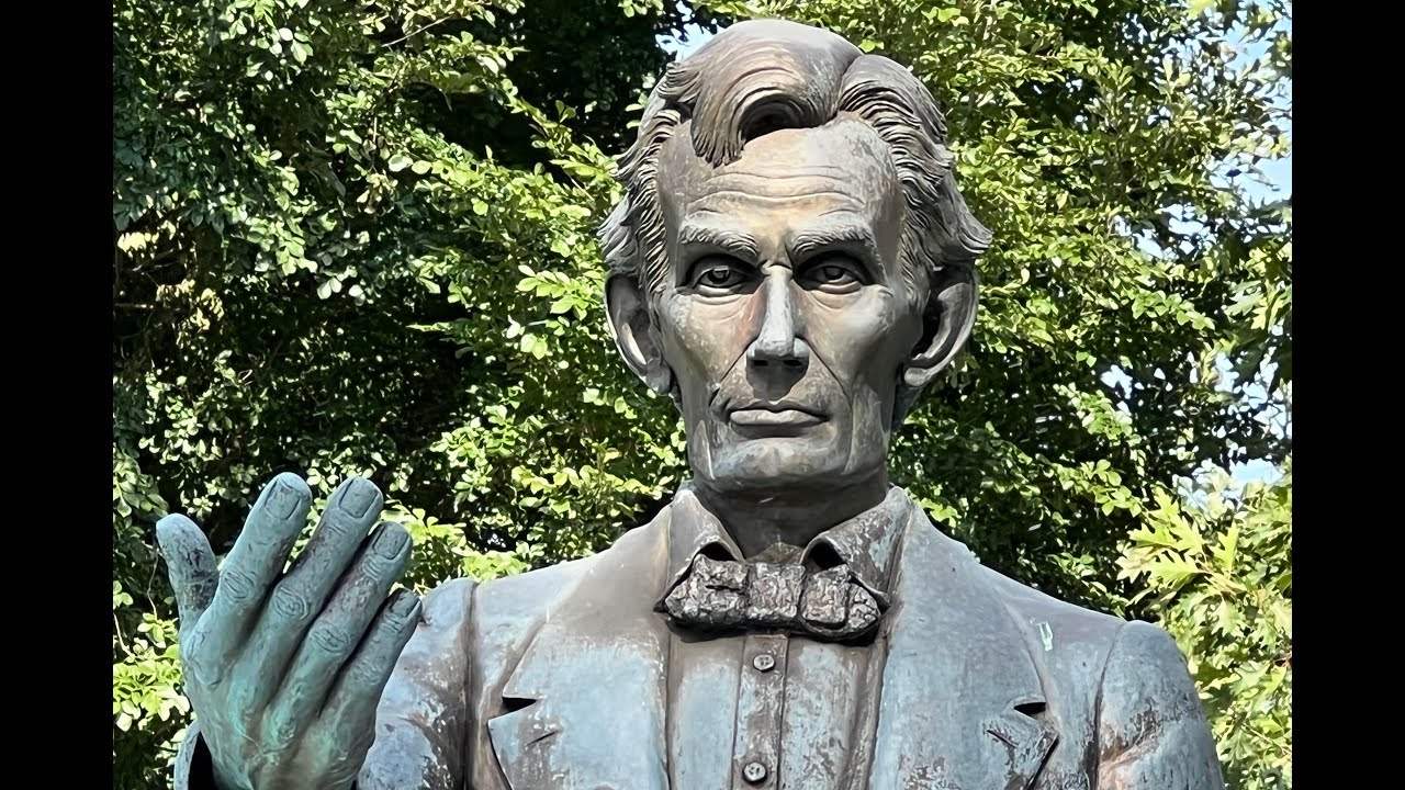ЛИНКОЛЬН БЫЛ ЗДЕСЬ! ОТТАВА, ШТАТ ИЛЛИНОЙС, ВОЗГЛАВЛЯЕТ ЧАРТЫ МАЛЕНЬКИХ ГОРОДКОВ АМЕРИКИ