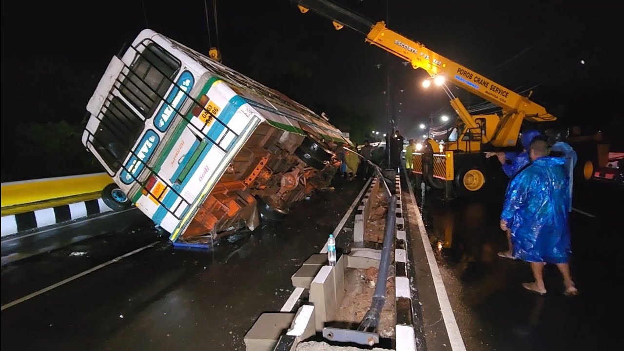 Bus Removed From Accident Location | Mapusa - Calangute Road Cleared!!