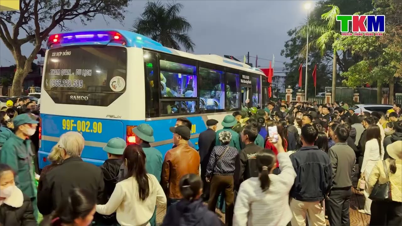 TRUNG KÊNH RỰC LỬA KHÍ THẾ TRONG LỄ RA QUÂN TIỄN THANH NIÊN LÊN ĐƯỜNG NHẬP NGŨ NĂM 2026