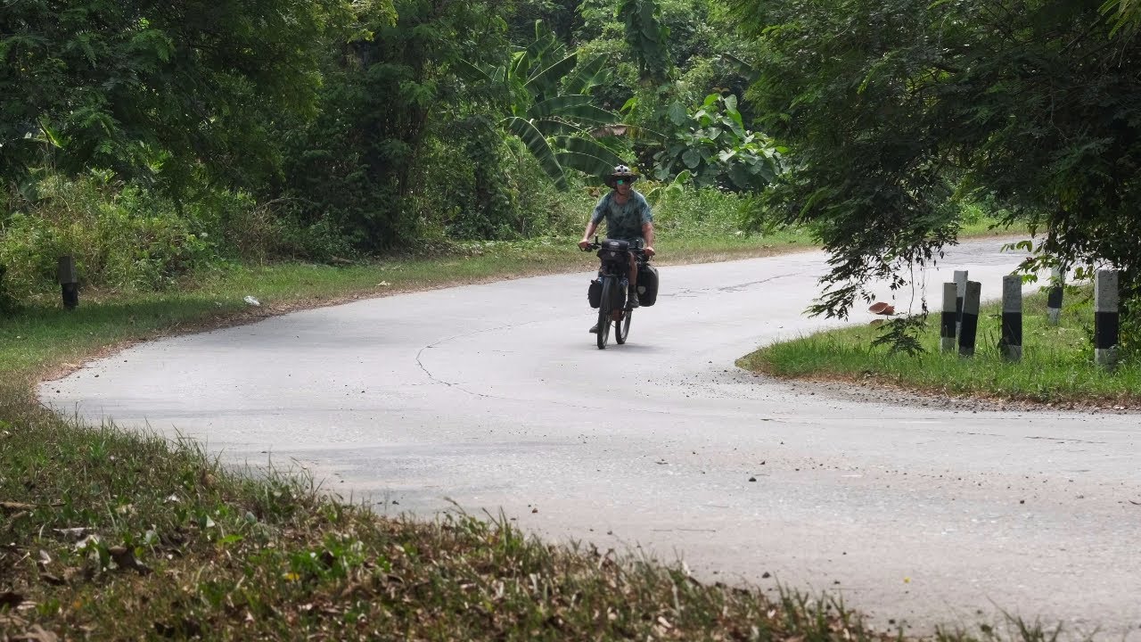 Cycling to Jakarta // Bicycle Touring Southeast Asia EP5